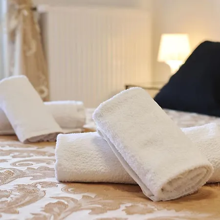 Saphron Apartament *