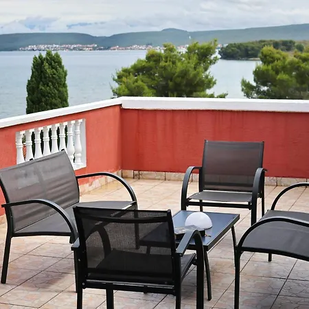 Saphron Apartment *