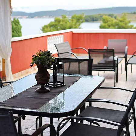 Apartment Saphron Mrljane