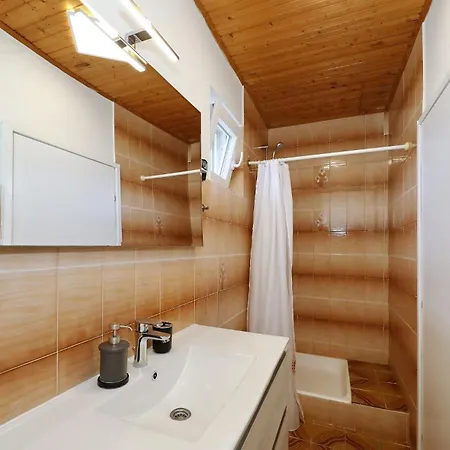 Saphron Apartment *